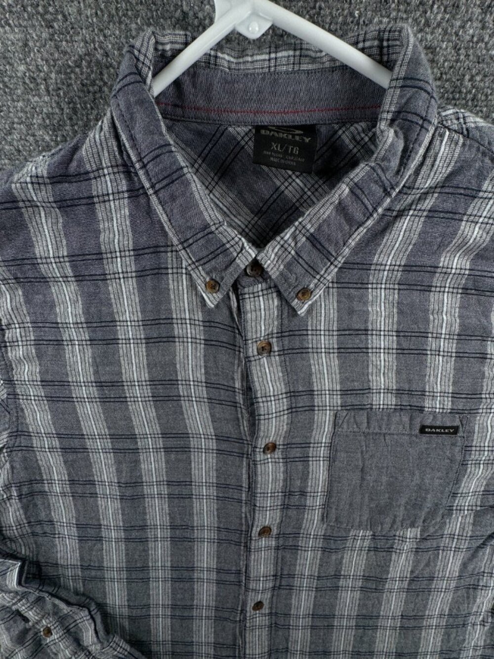 Oakley Flannel Long Sleeve Button Up Shirt Gray Plaid Soft XL Adult Outdoors